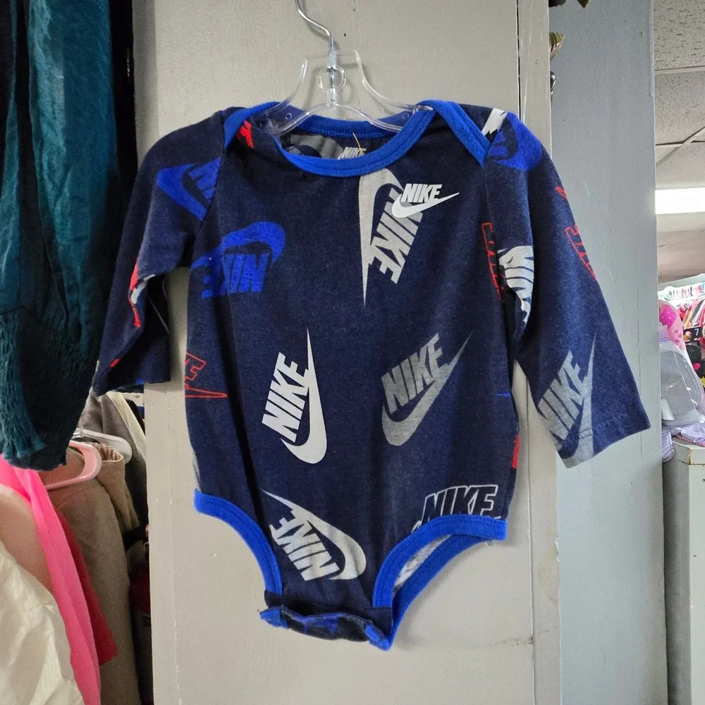 Nike Long Sleeve One Piece Bodysuit Boys Infant Size 6M
